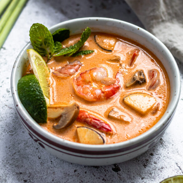 Hot and sour thai coconut soup